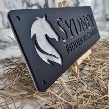 Artisan-Crafted Stable Name Tag - Vintage Iron Horse Plate With Enamel Accents, Weatherproof Personalized Stall Sign For Ranch/Farm, Western-Style Equestrian Wall Art Collection - Multicolor - View 5