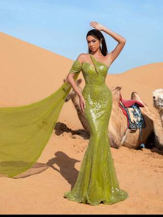 Faeriesty 款式优雅的不对称露肩晚礼服，配有后系带、透明薄纱腰带和喇叭形美人鱼下摆 - 非常适合红毯晚会、正式晚宴、正式婚礼、豪华活动和歌剧之夜