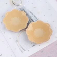 2 pezzi di coperture adesive invisibili a forma di cuore in silicone per capezzoli, petali triangolari in spugna spessa per il seno, reggiseno con spalline regolabili per costumi da bagno