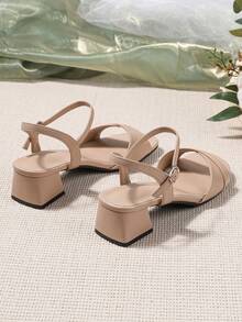 女式露背粗跟凉鞋，中跟时尚法式凉鞋，加大码宽版女士复古趾环系带高跟休闲户外凉鞋 - 米色 - 查看 4