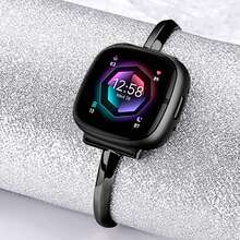 不锈钢 Fitbit 表带 - 兼容 Versa 4/3 Sense 2 - 女式纤薄金属表带 - 免工具调节 - 双按钮设计 - 轻盈透气 - 适合 5.5-7.3 英寸（140-185 毫米）手腕 - 替换手表配件