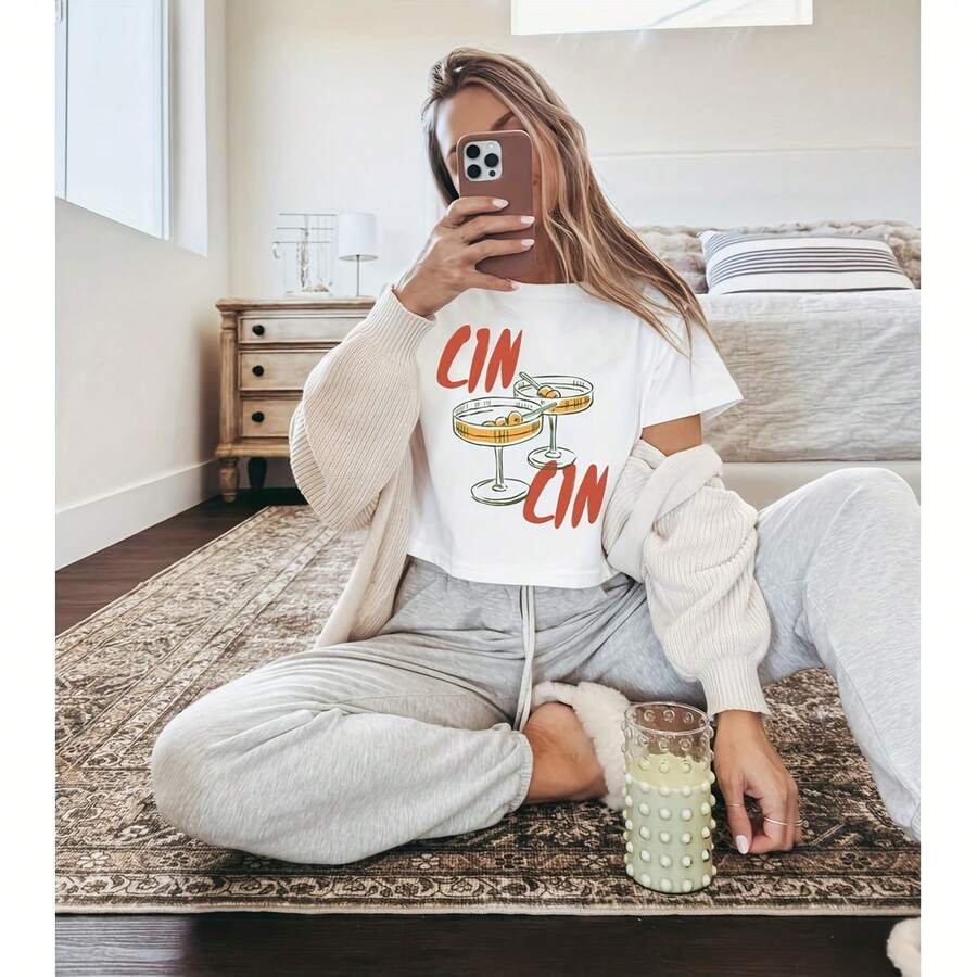 Cin Cin Retro Italian Crop , Wo's Festival Top, La Dolce Vita Shirt, Amalfi Coast Clog, Summer Graphic , Cin Cin Wo's Classic Fit 220G Cotton T-Shirt – Blend Of Streetwear, Minimali, And Casual Comfort – I For Layering In All Seans, WFH Days, Or Stylish Weekends – Pm Choice Gift For Artists, Creats, And Fashion Fans Tops For Wo Vintage Clothes Wo Clothes Wo Vintage Wo Tops Mujer Cute Tops Wo Cotton Wo Clog Halloween Camisas Summer Clothes Wo Casual Punk Western Tops Wo Fourth Of July Outfit Kpop Cowboy Outfits For Wo Ry Ropa 100% Cotton Y2k Ing Cute Gothic Wo Clothes Black And White Top Vintage Tops Cloth For Wo White Goth Inawly Retro Clothes For Wo Korean Fashion Wo Camisas Para Mujer - White - View 1