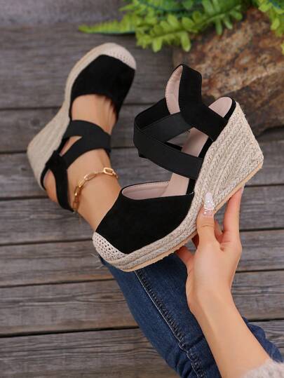 Damen Bequeme Keilabsatz Römersandalen, geschlossene Zehenpartie, unifarben, elastischer Rückengurt, Strohumrandung, vielseitig jugendliche Mode für Sommer 2025