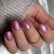 Uñas postizas con brillo plateado y blanco, forma almendrada, uñas de media longitud con diseños brillantes y glamorosos para un look de uñas de stiletto falsas - cuadrado morado - Ver 1