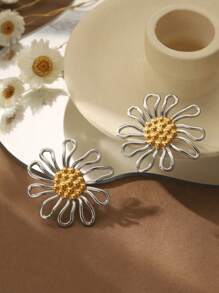 Retro Boho Gothic Style Silver Daisy Stainless Steel Earrings, Unique Design For Daily Wear, Suitable For Music Festivals, Parties, Beach Vacations
