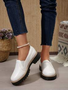 女士时尚坡跟乐福鞋，休闲一脚蹬平底鞋，时尚舒适，适合日常穿着，适合春夏季