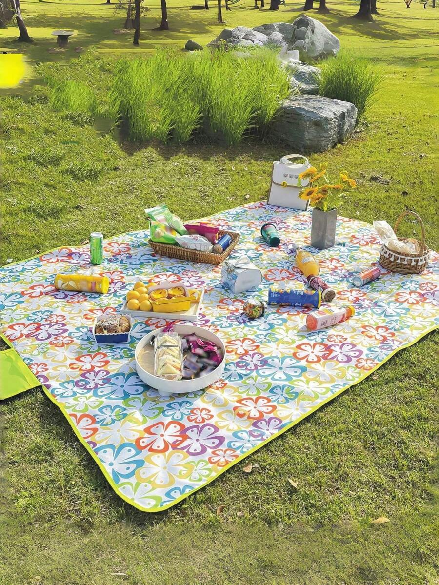 Waterproof And Foldable Picnic Mat, Sand-Resistant And Lightweight Picnic Mat, Suitable For Outdoor Camping, Hiking, Traveling, Grassy Parks, Lightweight And Portable Mat, Suitable For Autumn Camping, Beaches, Parks, Terraces. Ideal For Halloween Gifts - Green - View 1