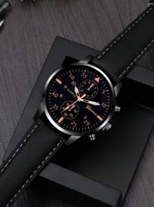 5 Stücke modische businesskasual Herren Uhr, runde Quarzuhr mit Fake-Drei-Augen-Design, kombiniert mit Totenkopf-PU-geflochtenem Armband und Holzperlen-Armband Set, geeignet für den täglichen Lässig-Stil und Urlaubsoutfits, das perfekte Geschenkset für Männer.