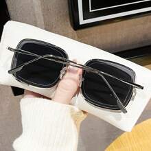 1pc 2025 New Arrival Square Metal Retro Fashion Fashion Glasses For Women, Suitable For Driving, Street Style, Travel