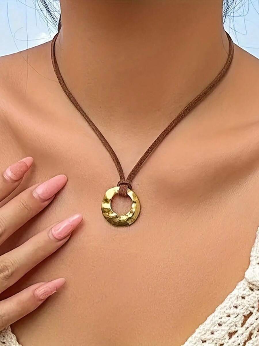 1pc Retro Western Simple Multi-Match Metal Chic Mini Geometric Round Pendant Necklace - Vintage Gold - View 1