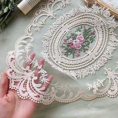 Bộ 4/2/1 tấm lót bàn ren cổ điển, khăn trải bàn ren kiểu Pháp thanh lịch, tấm lót bàn thêu thủ công, thích hợp trang trí bàn ăn gia đình, trang trí tiệc, trang trí ngày lễ, trang trí nhà cửa, trang trí bàn Giáng sinh, quà tặng, khăn trải bàn, khăn trải bàn kiểu Trung Quốc, trang trí Giáng sinh, trang trí đám cưới, trang trí nhà cửa, trang trí mùa thu, trang trí phòng, trang trí ngày lễ, trang trí mùa xuân, trang trí mùa hè, vật dụng cần thiết cho mùa xuân và mùa hè.