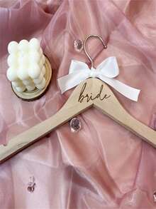 手工制作的木制和珍珠新娘礼服装饰架，适用于新娘送礼会礼物、婚纱照拍摄、伴娘求婚和新娘拍摄配件