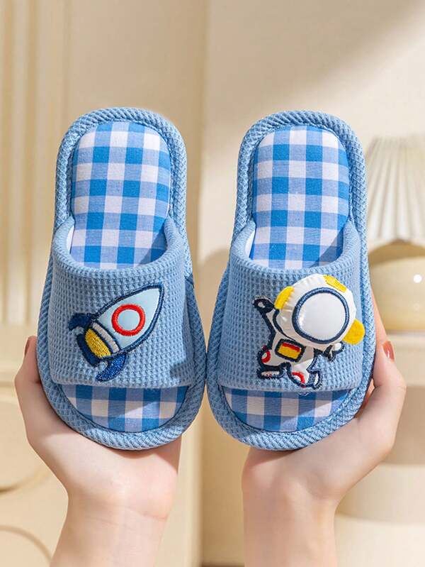 A Pair Of Cute Cartoon Astronaut Home Slippers For Children, Casual, Comfortable, Non Slip, Soft Bottom, All Season Universal Floor Mop Slippers