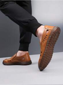 Zapatos casuales de slip-on para hombres, para verano, con empeine de malla transpirable, suela antideslizante y amortiguadora de impactos, abertura lateral elástica para facilitar el uso, adecuado para el uso diario y actividades al aire libre