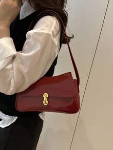 女士复古仿油皮革翻盖装饰单肩腋下包，适合约会、郊游、聚会