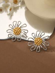 Retro Boho Gothic Style Silver Daisy Stainless Steel Earrings, Unique Design For Daily Wear, Suitable For Music Festivals, Parties, Beach Vacations