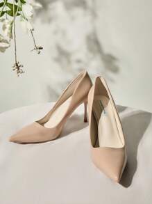 8 cm Chaussures à talons hauts à bout pointu en cuir verni pour femmes, sexy, mode classique, polyvalentes. Cadeaux de Noël et d'hiver