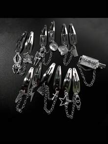 哥特式万圣节发夹 - 金属发夹，饰有流苏链、蝴蝶结和骷髅头，适合青少年和成人，朋克嘻哈风格设计，包含蜘蛛、大脑、刀、闪电、手铐等元素。- 纯色金属夹式发夹 - 时尚配饰，适合14岁及以上人群，蝴蝶结，可爱，优雅，适合冬季女性装扮，发饰，头饰，爪夹，发卡 - 彩色 - 查看 1