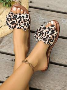 Sandalias planas de mujer con estampado de leopardo y lazo, adecuadas para fiestas, regalos de cumpleaños y uso en exteriores