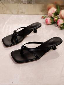 1 Pair Oversized Summer New Soft Leather Square Toe Sandals, Thong Chunky Heel Sandals, Versatile Flat Flip Flops For Women