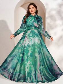 加大码女式飘逸荷叶边领口、随机波浪印花、水钻腰带装饰优雅长裙