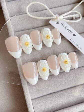 10 件简约白色法式手工美甲，白色指甲片装饰手工黄色花朵，欧美风格日常百搭短款杏仁形按压式假指甲，适合女士和女孩在派对、舞会、聚会、婚礼、工作、日常约会等场景佩戴，可拆卸和可重复使用的美甲，华丽的美甲美甲用品指甲