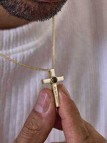 1pc Customized Projection Photo & Commemorative Text Cross Necklace | Stainless Steel Customized Portrait Commemorative Engraved Blessing Projection Cross Necklace | Commemorative Electroplated Projection Side Chain Cross Necklace | Cross Blessing Gift | Customized Couple Commemorative Necklace | Gift For Mother | Gift For Father | Gift For Friend | Minimalist Couple Necklace | Birthday Commemorative Gift | Customized Image Minimalist Projection Cross Necklace - Projection Necklace - View 5