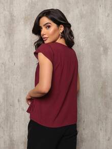 ONLYONE - LAYERED JAPANESE SLEEVE BLOUSE WITH PEARL NECKLINE - COMFORTABLE AND LIGHTWEIGHT VISCOSE BLOUSE FOR WOMEN - 酒紅色 - 查看 4