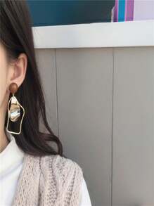 1 Pair European & American Asymmetrical Hollow Stud Earrings