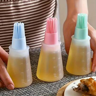 1pc Portable Silicone Oil Bottle With Brush, Grill Oil Brush, Kitchen Oil Bottle, Outdoor Baking And Barbecue Brush, Silicone Oil Brush With Dust Cover, Coating Tool For Outdoor Barbecue Picnic, Suitable For Home Kitchen, Convenient Oil Bottle With Brush, Heat Resistant, Essential Kitchen Accessory, Oil Bottle, Summer