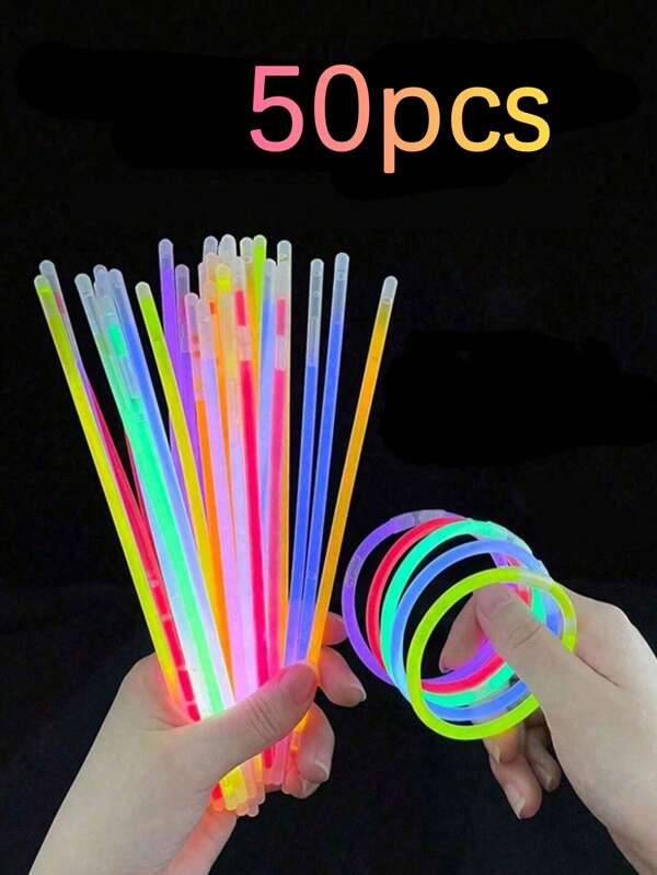50 Sets mit 8-Zoll Party Leuchtstäben, super helle Leuchtstäbe, Party Dekorationen, die in der Dunkelheit 10 bis 12 Stunden lang kontinuierlich Licht ausstrahlen können. Sie können verwendet werden, um Armbänder, Halsketten usw. herzustellen.