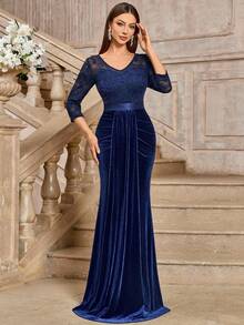 MIUSOL Đầm dạ hội cổ chữ V phối ren tương phản với chất liệu nhung, tay lửng xếp ly phía trước, thích hợp cho ngày Valentine. - Màu xanh hải quân - Xem 4