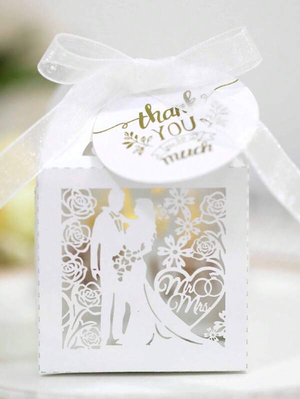 50 Peças/Pacote Caixas de Favor de Casamento Brancas Recém-Casados Corte a Laser Oco, Caixas de Embalagem de Presente de Chocolate de Festa de Noivado, com Etiquetas de Agradecimento, Fitas, DIY Dia dos Namorados, Caixas de Favor em Formato de Coração Quadrado para Decoração