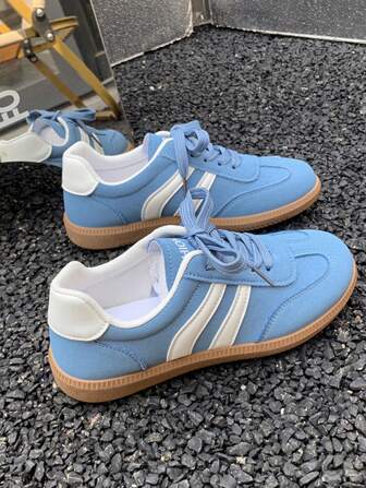 女士户外运动休闲鞋夏季轻便跑步鞋复古风训练鞋2025春夏新款百搭系带简约时尚舒适户外学生白色运动鞋