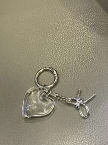 1 pièce Porte-clés en forme de cœur avec lettre cerise, en alliage de zinc élégant et à la mode, personnalisé. Porte-clés cerise polyvalent et haut de gamme, unique, accessoire de sac, pendentif. Cadeau créatif spécial, accessoires de voiture, charms de sac