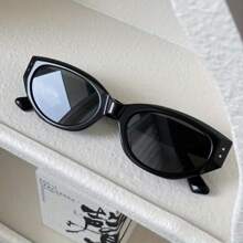 A High-Value , Round Face , Sunscreen Fashion , UV-Protected Glasses.