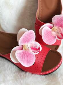 1 Pair Casual Beach Sandals With Cute Floral Print, Wide Comfort Footbed, Thick Platform, Vacation Holiday Summer House Slippers With Dopamine Color Blocking, Hawaii Design