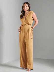 FASHION MIX PREMIUM Elegant Long Jumpsuit Tailored With Detail At The Waist And V-Neckline Plus Size Women's Fits 46 To 50 - 米色 - 查看 2