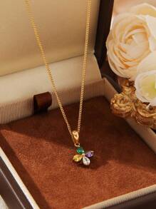 1 Stück Halskette aus 18 K Perlengold überzogenem Edelstahl mit 4-Blatt-Blume und kubischem Zirkonia, Luxus Damenmode, geeignet für Party, Date, Büro