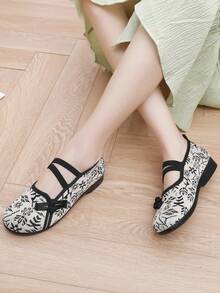 Women's New Embroidered Knit Flat Shoes, Soft Bottom, Slip-On, Mother's Shoes, Lightweight, Comfortable, Minimalist, Fashion Casual Flat Shoes, Available In 4 Colors