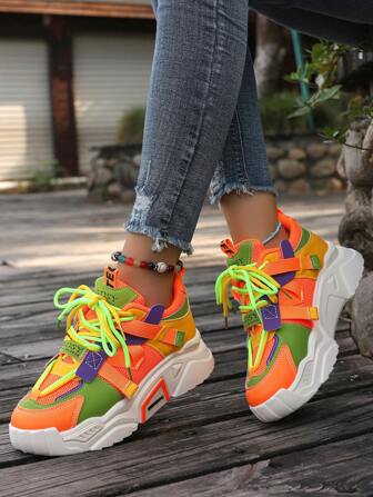 Damsneakers med snörning och nät, andningsbara, mångsidiga, tjocka sular för sport, casual löparskor, plattformssneakers med grova mönster