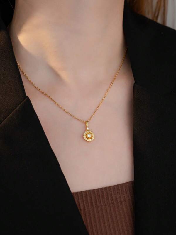 1pc Luxury Crystal Compass Pendant Niche Design Fashion Retro Clavicle Chain Necklace For Women