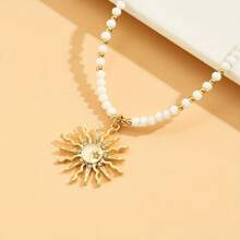 1 Stück Damen Boho Halskette - goldener Sonnenanhänger mit Türkisperlen, geeignet für Alltagstragen und Partymode für Frauen, elegant das ganze Jahr über, kann Lässig oder formell getragen werden, Retro-Stil, detailliertes Design, modisches Statement-Accessoire