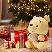 Miniso 坐着的玩偶，手里拿着饼干，柔软的毛绒玩具，卡通可爱小熊维尼毛绒玩具玩偶，卡哇伊生日礼物，25.5厘米/10英寸 - 黃色 - 查看 3