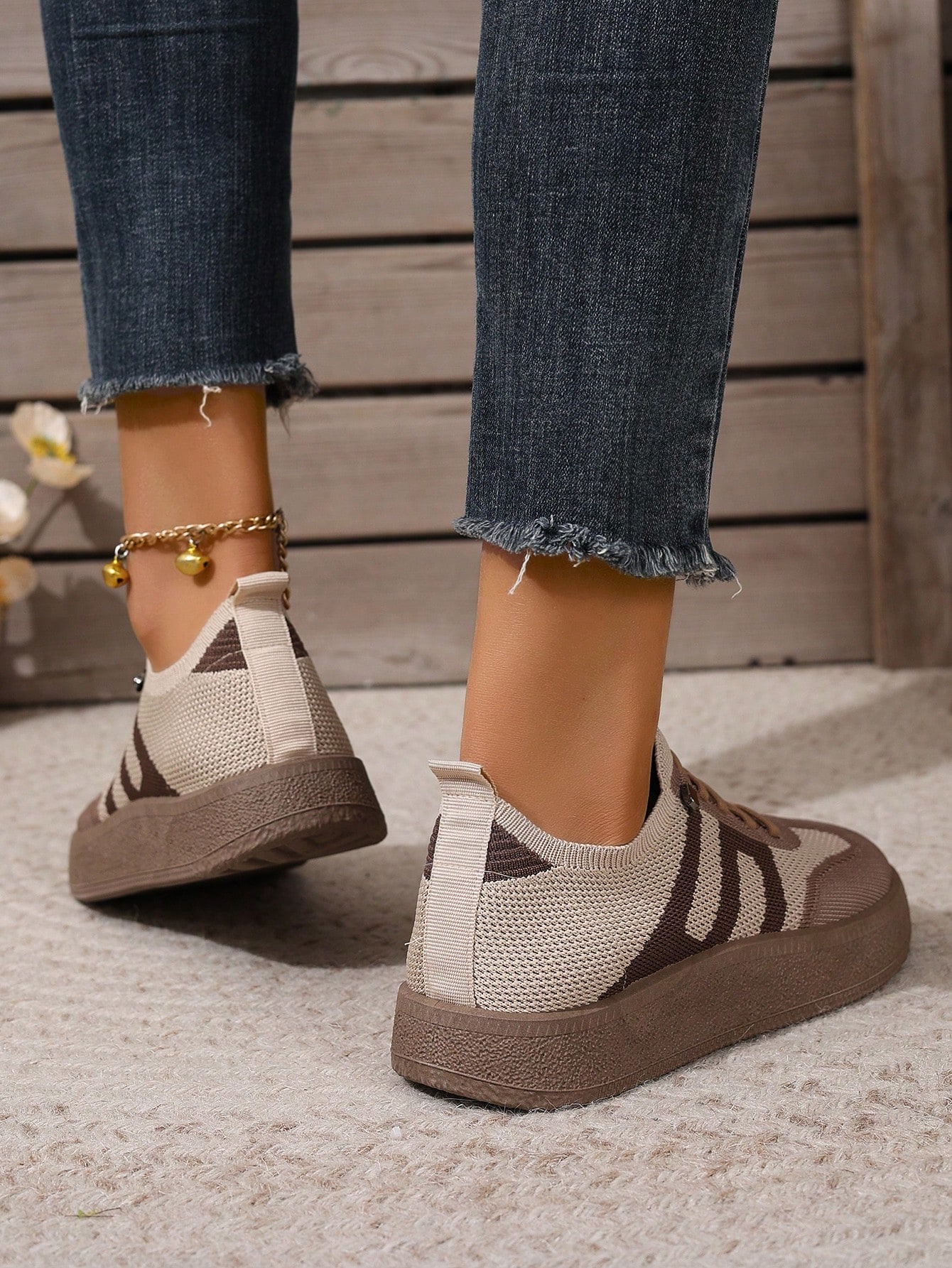 حذاء رياضي نسائي خفيف الوزن من نسيج منسوج – كاجوال...