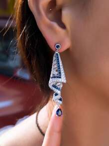 1 par de pendientes colgantes largos y simétricos de plata bañada en plata con circonita cúbica azul, joyería de CZ para mujeres, adecuada para boda, compromiso, baile de promoción, club nocturno, concurso