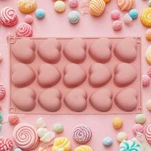 1个迷你心形硅胶模具，硅胶烘焙模具，无忧烘焙，适用于DIY心形饼干，巧克力，蛋糕装饰。材质，亲子互动新选择。