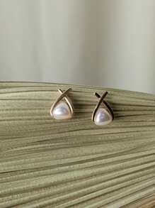 1 paire de boucles d'oreilles de luxe à motif croisé métallique avec faux perle, design minimaliste chic, polyvalent et populaire