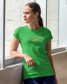 Playera de Mujer 1 Pza con Estampado LGBT+ Lesbiana Electro Gay Pride | Playera entallada y fabricada con 100% Algodón | Pega Vinilo - Verde - Ver 5