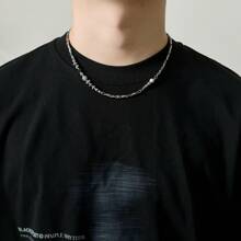 1 Stück Titanstahl Splicing unregelmäßige Schlüsselbein Kette im klassischen Hip-Hop Stil, geeignet für Herren und Damen als vielseitiges hochwertiges Accessoire für den Alltag